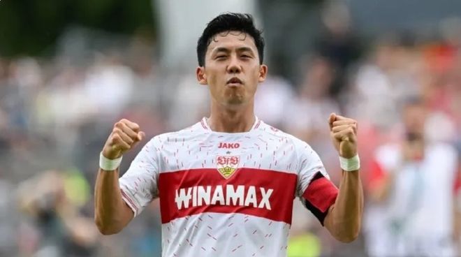 成为本届世 成为本届世