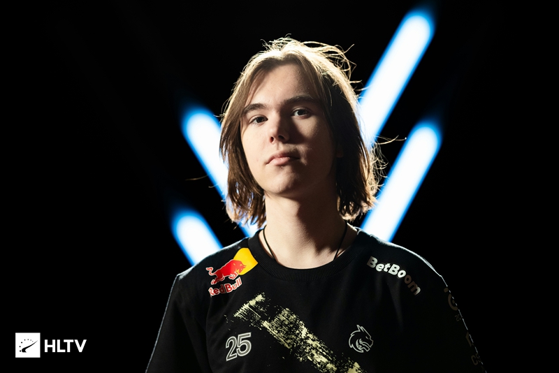 一鸣惊人 一鸣惊人