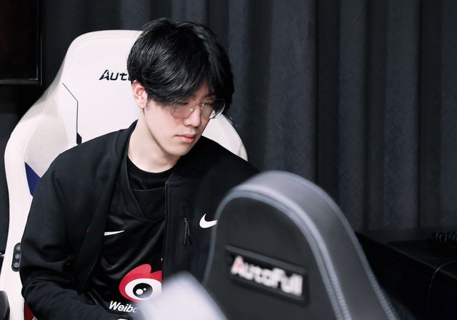 代表了不同 代表了不同