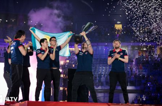 也符合他们 也符合他们