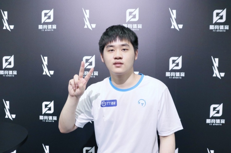 精心布置和 精心布置和