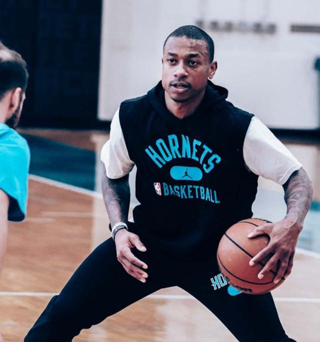 面给予全队 面给予全队